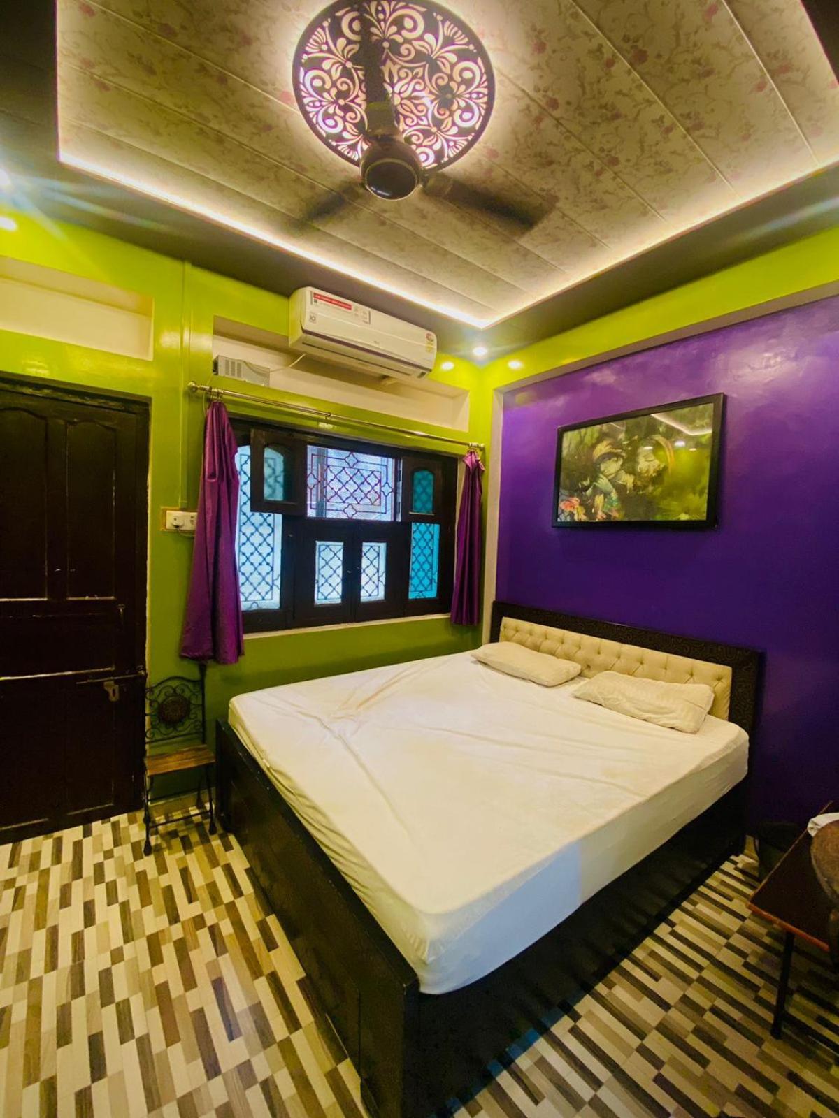 Marigold Guest House Varanasi Room photo